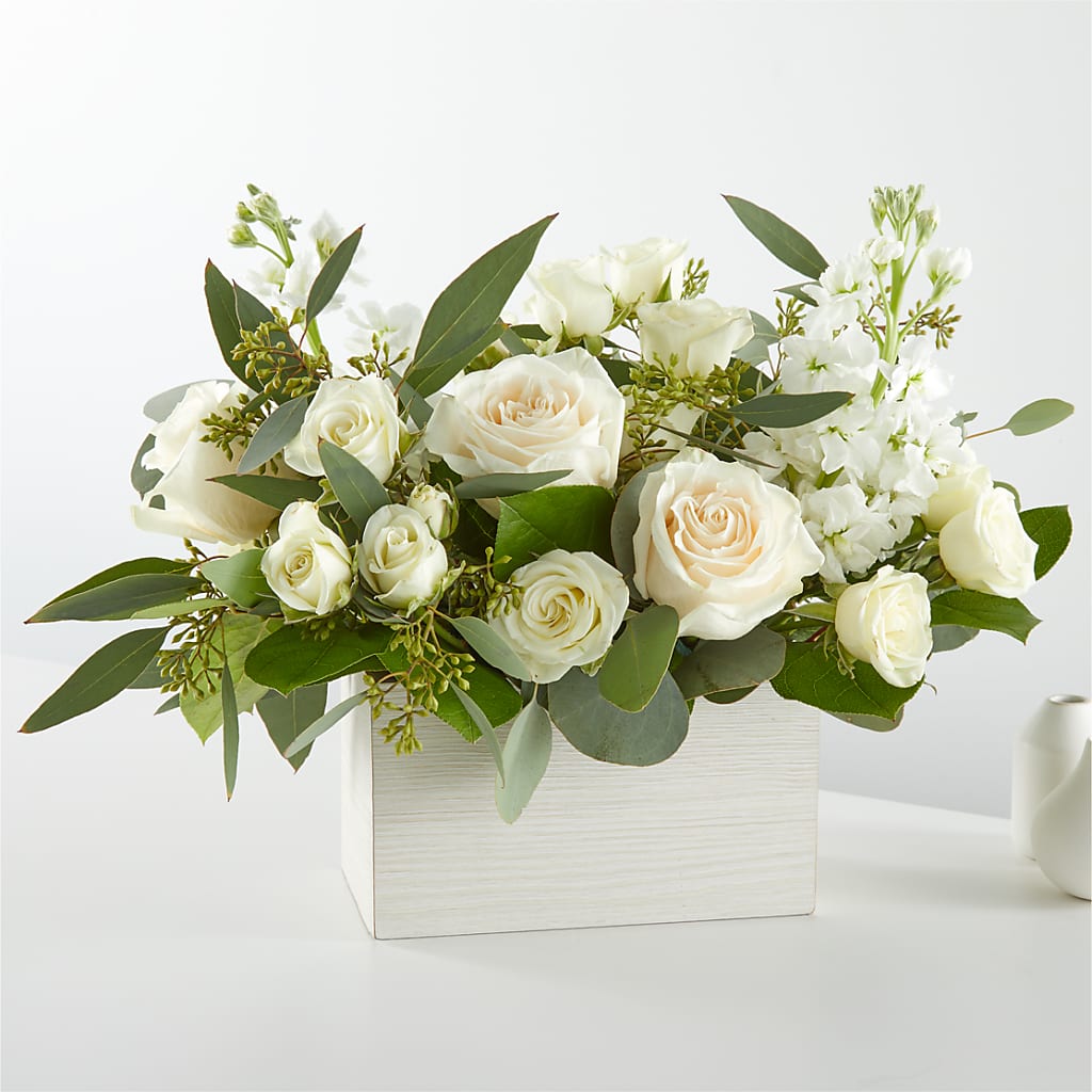 Fresh Linen Box Bouquet – TREASURE HUT FLOWERS GIFTS & GHSES, Delavan WI