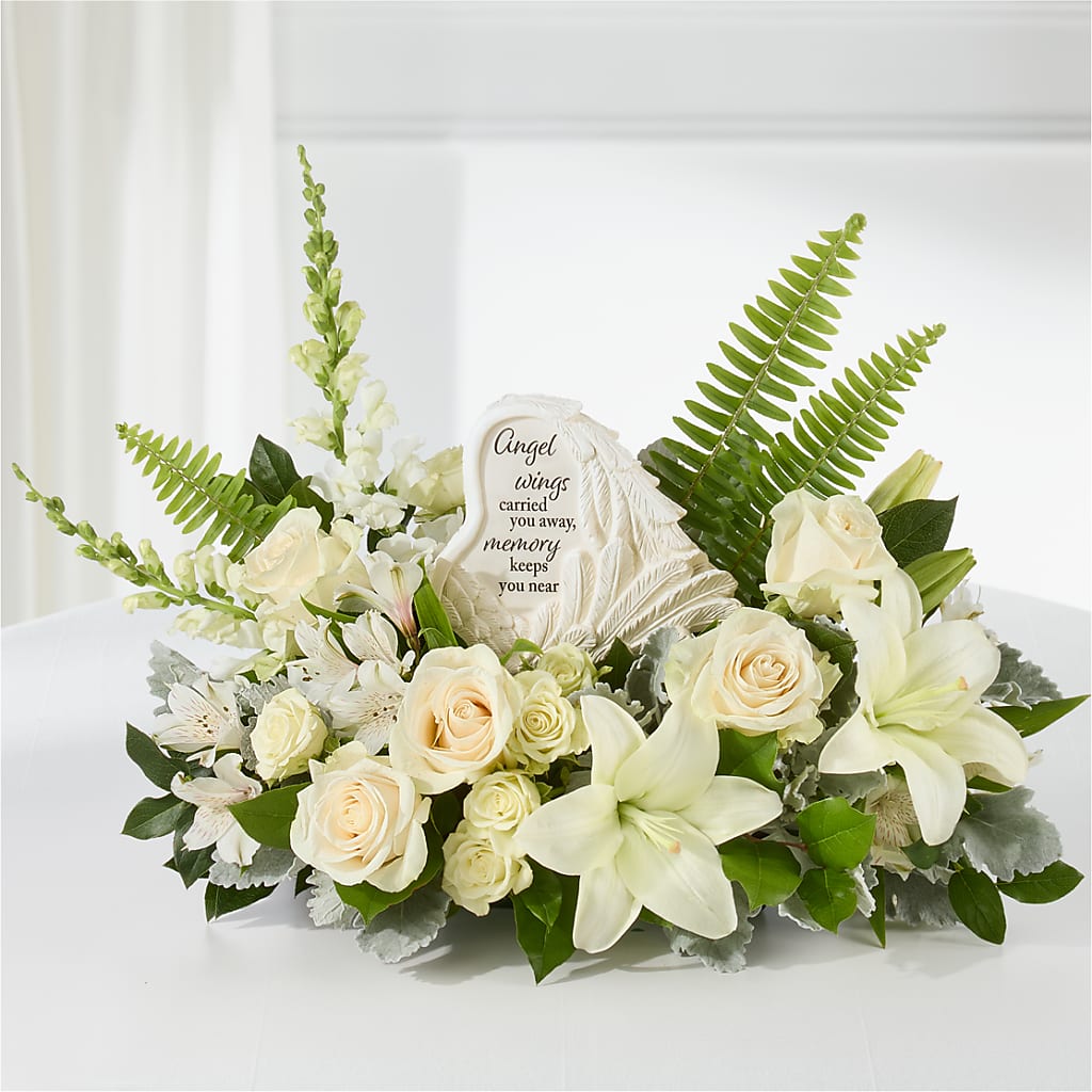 Holding You Close Arrangement – TREASURE HUT FLOWERS GIFTS & GHSES, Delavan WI