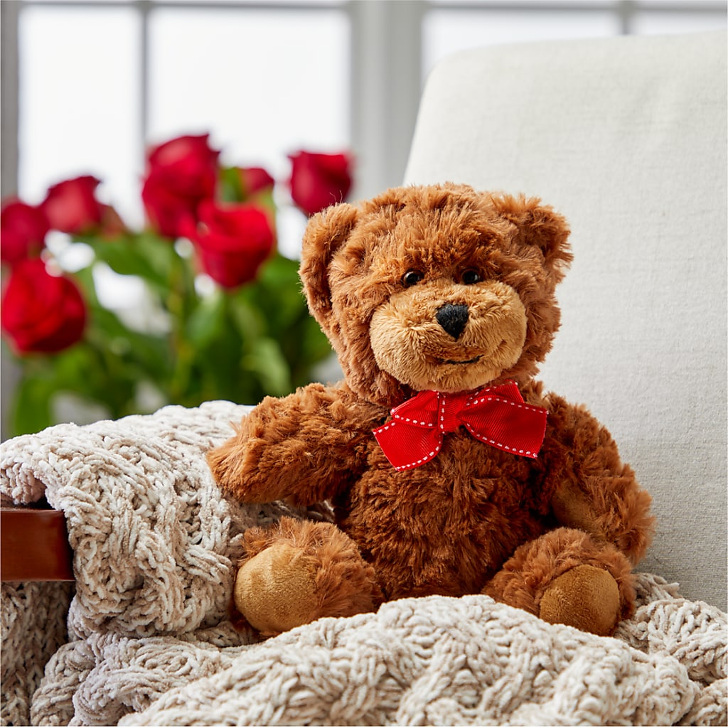 Romantic Long Stem Red Rose Bouquet Bundles – TREASURE HUT FLOWERS GIFTS & GHSES, Delavan WI