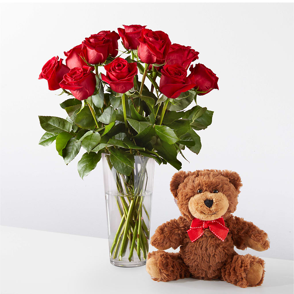 Romantic Long Stem Red Rose Bouquet Bundles – TREASURE HUT FLOWERS GIFTS & GHSES, Delavan WI