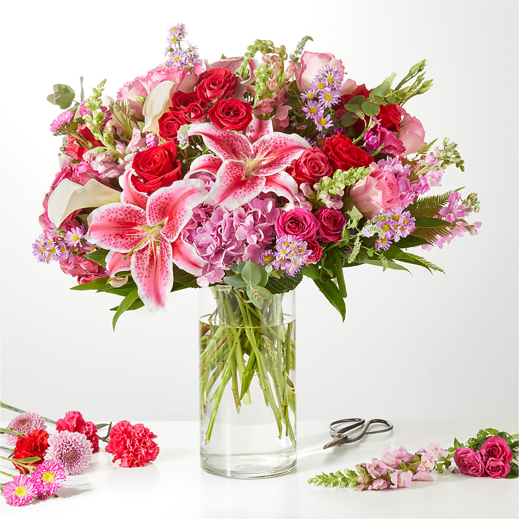 Swooning Over You - A Luxury Florist Original – TREASURE HUT FLOWERS GIFTS & GHSES, Delavan WI