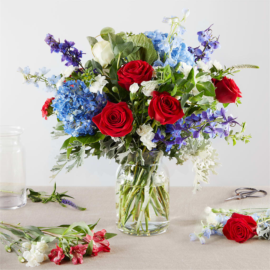 Star Spangled - A Florist Original – TREASURE HUT FLOWERS GIFTS & GHSES, Delavan WI