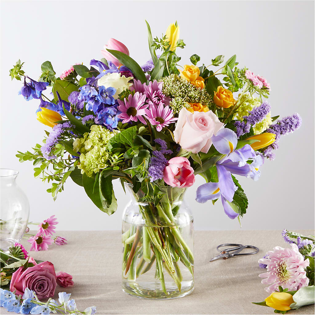 Pastel Tradition - A Florist Original – TREASURE HUT FLOWERS GIFTS & GHSES, Delavan WI