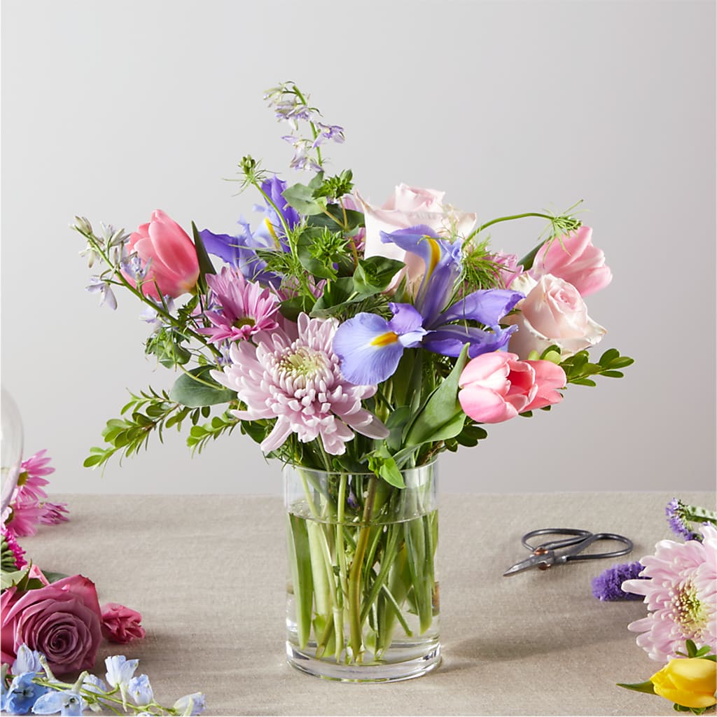 Pastel Tradition - A Florist Original – TREASURE HUT FLOWERS GIFTS & GHSES, Delavan WI