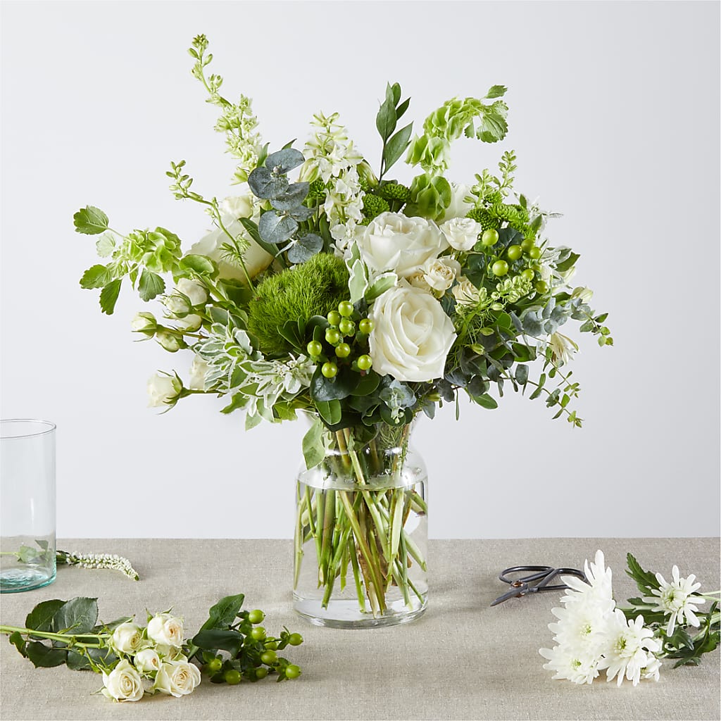 Irish Garden - A Florist Original – TREASURE HUT FLOWERS GIFTS & GHSES, Delavan WI