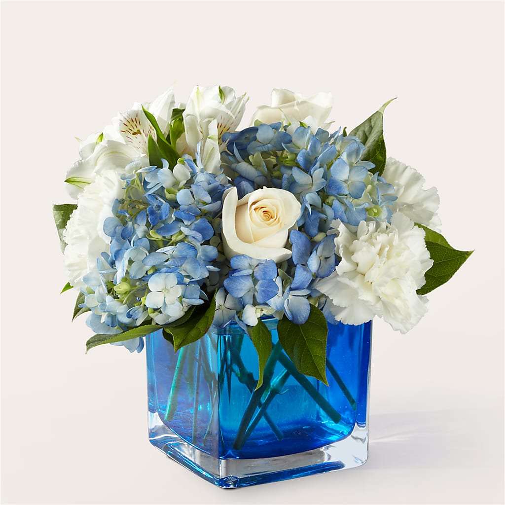 Soothing Waters Bouquet – TREASURE HUT FLOWERS GIFTS & GHSES, Delavan WI