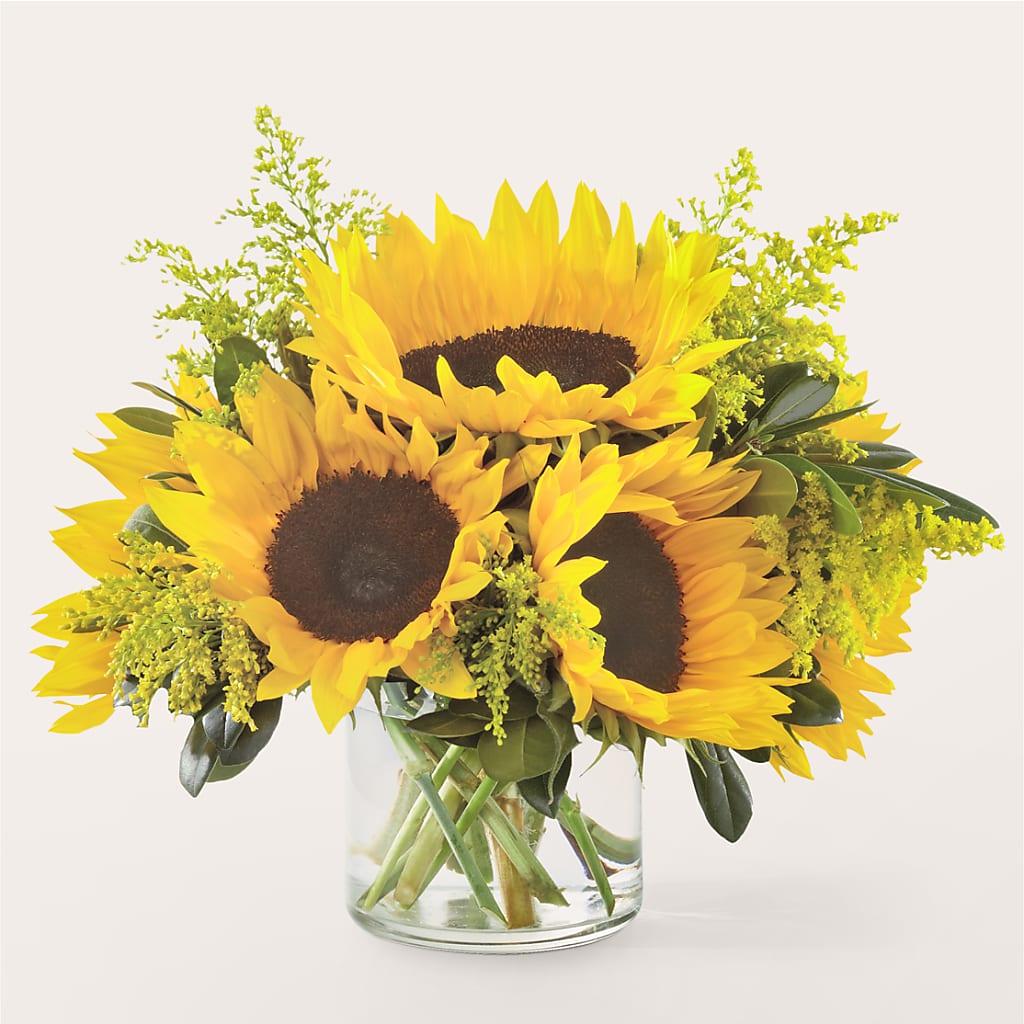 Beaming Sunflower Bouquet – TREASURE HUT FLOWERS GIFTS & GHSES, Delavan WI
