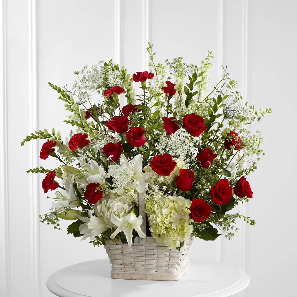In Loving Memory Arrangement – TREASURE HUT FLOWERS GIFTS & GHSES, Delavan WI