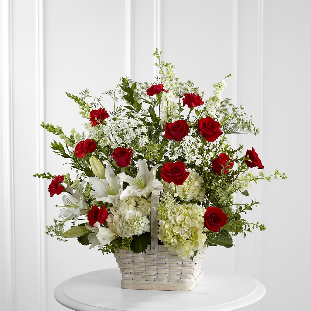 In Loving Memory Arrangement – TREASURE HUT FLOWERS GIFTS & GHSES, Delavan WI