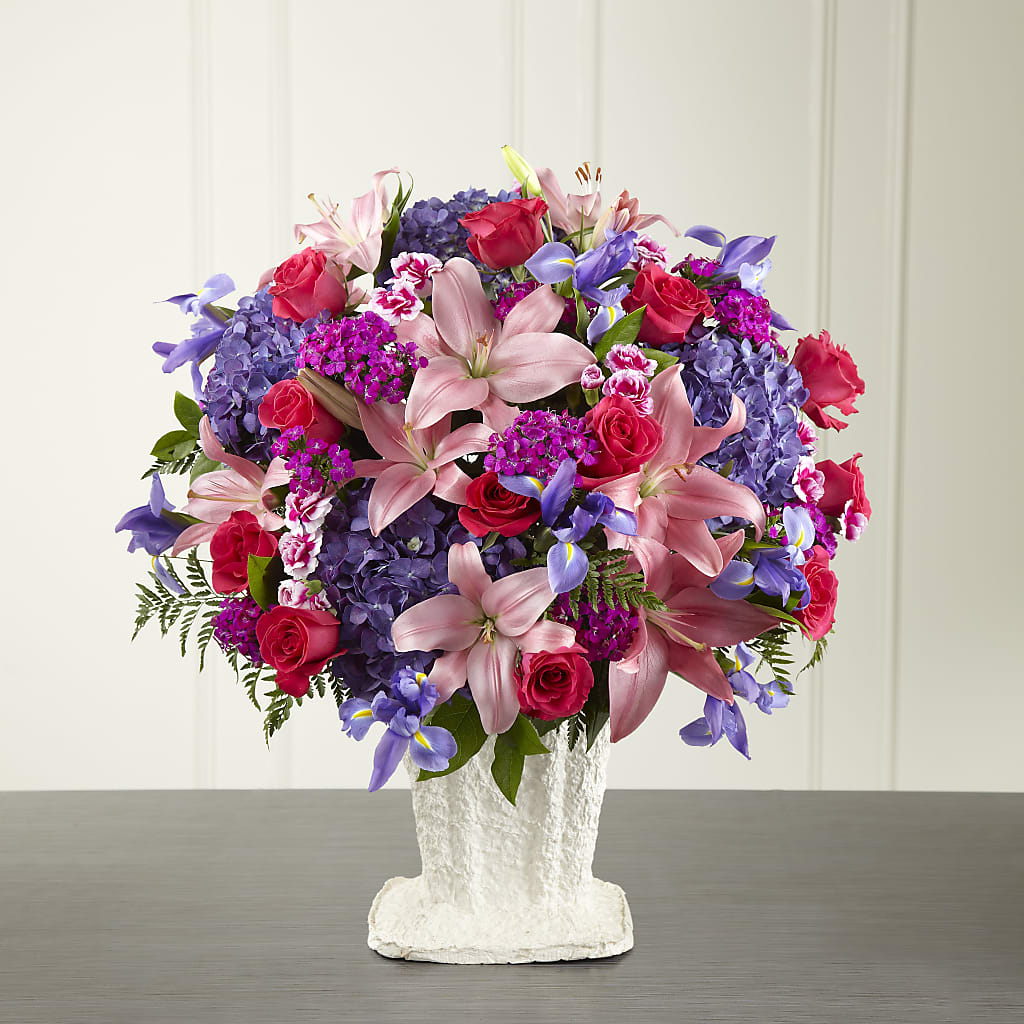 We Fondly Remember Arrangement – TREASURE HUT FLOWERS GIFTS & GHSES, Delavan WI