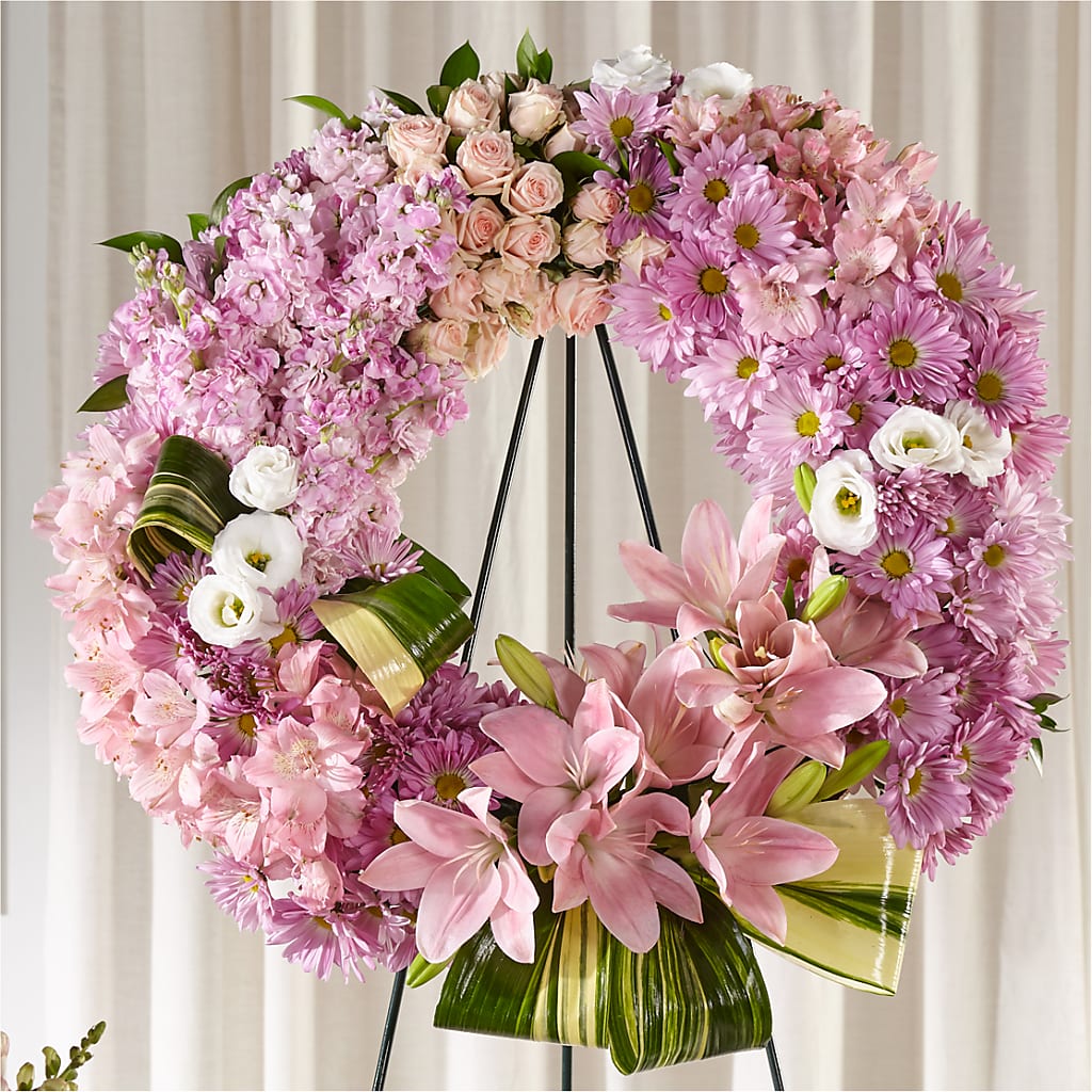 Gift of Warmth Wreath – TREASURE HUT FLOWERS GIFTS & GHSES, Delavan WI