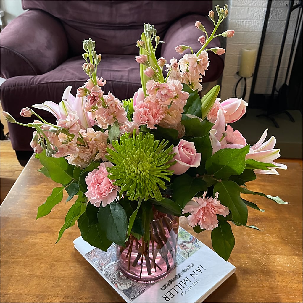 Pretty in Pink Bouquet – TREASURE HUT FLOWERS GIFTS & GHSES, Delavan WI