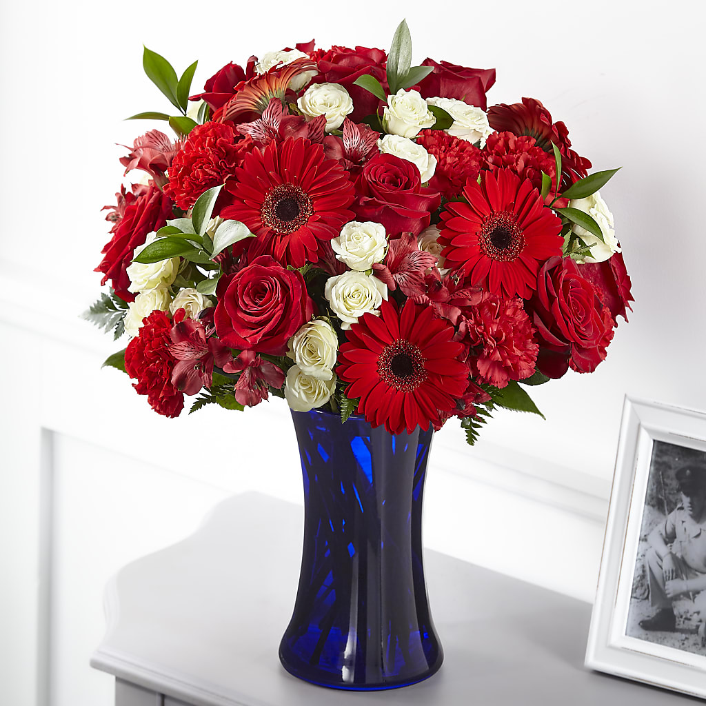 Hearts Embrace Bouquet – TREASURE HUT FLOWERS GIFTS & GHSES, Delavan WI