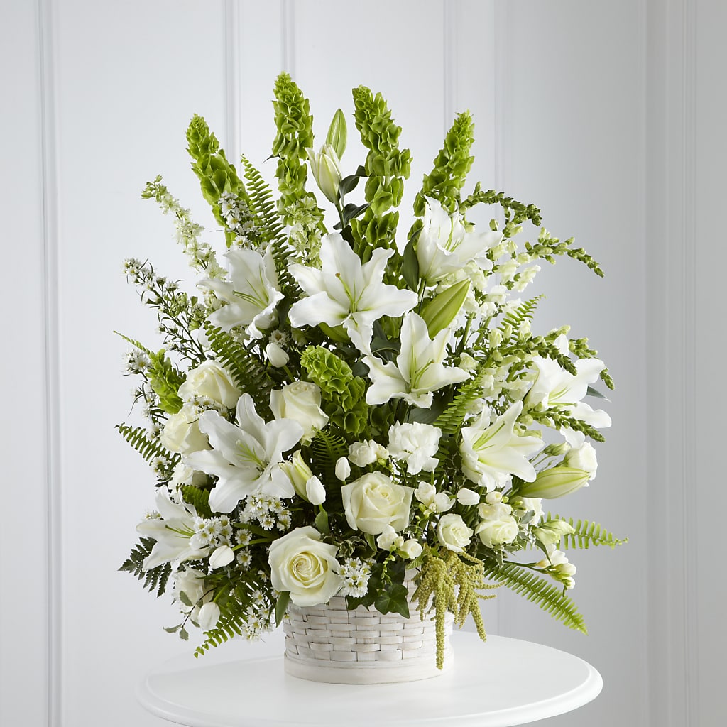 In Our Thoughts Arrangement – TREASURE HUT FLOWERS GIFTS & GHSES, Delavan WI