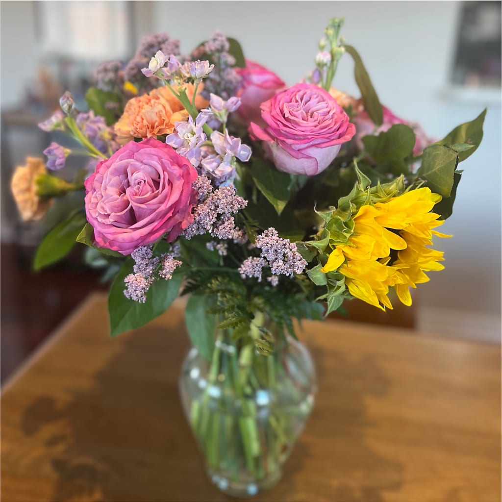 Yellow Brick Road Bouquet – TREASURE HUT FLOWERS GIFTS & GHSES, Delavan WI