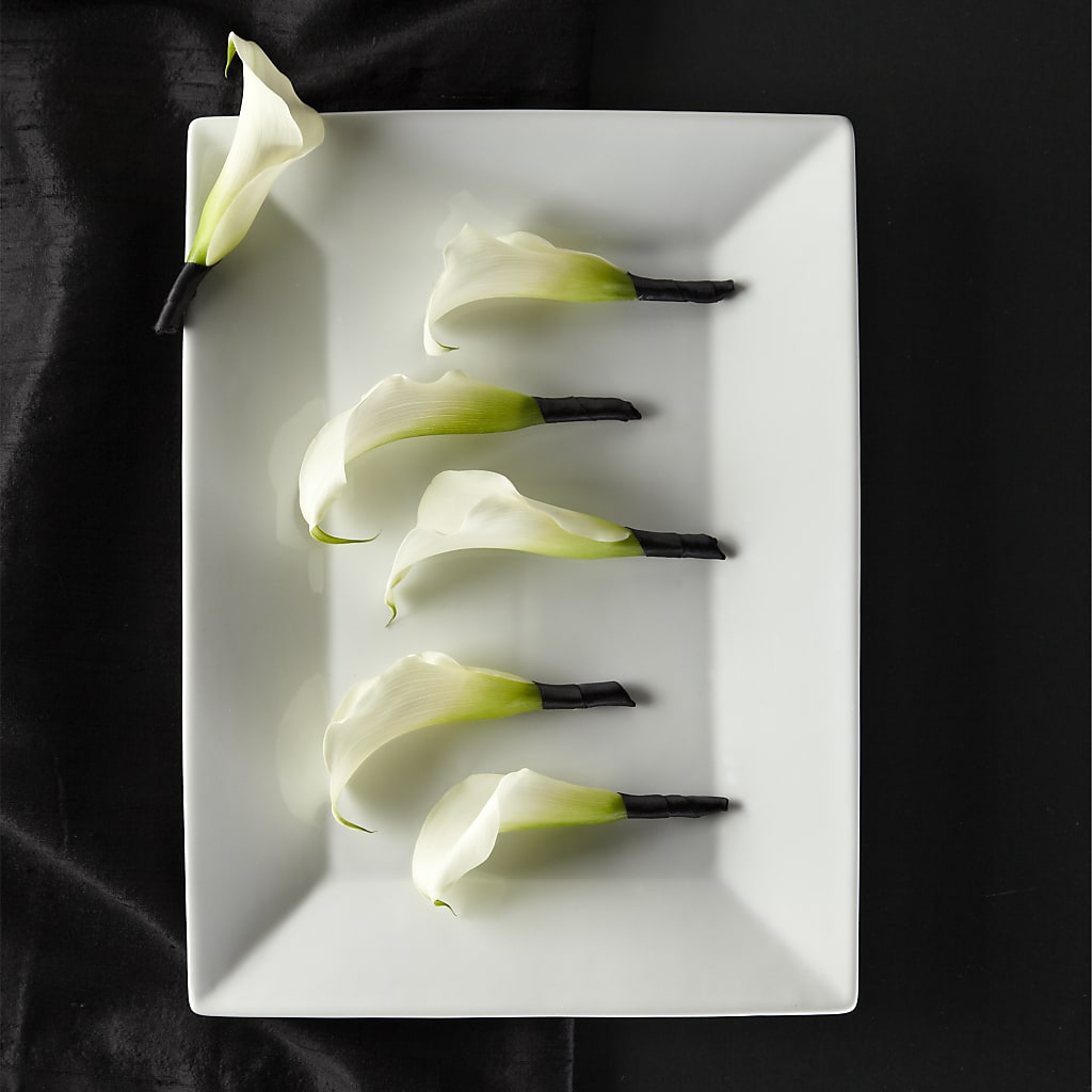 Calla Lily Promise Boutonniere – TREASURE HUT FLOWERS GIFTS & GHSES, Delavan WI