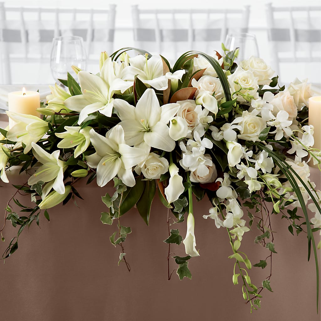 White Linen Arrangement – TREASURE HUT FLOWERS GIFTS & GHSES, Delavan WI