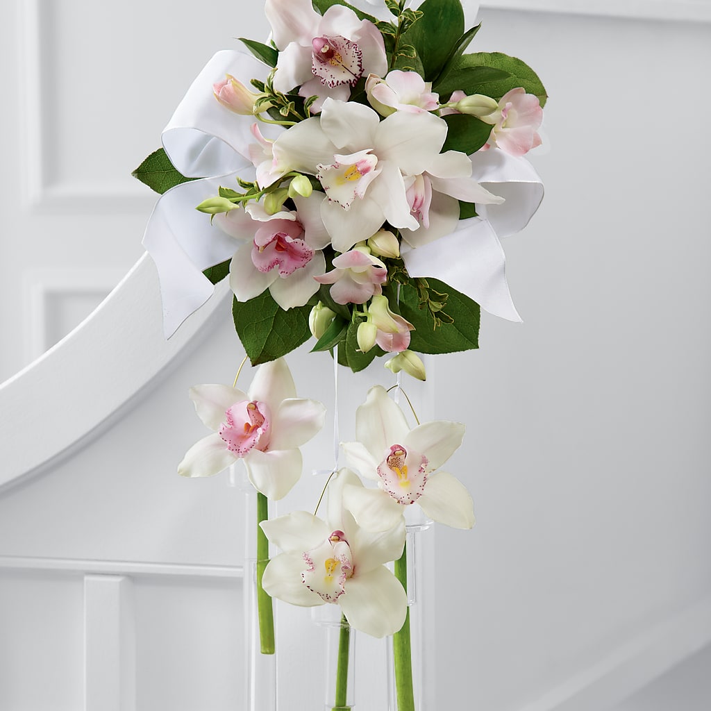 Perfect Entrance Pew Arrangement – TREASURE HUT FLOWERS GIFTS & GHSES, Delavan WI