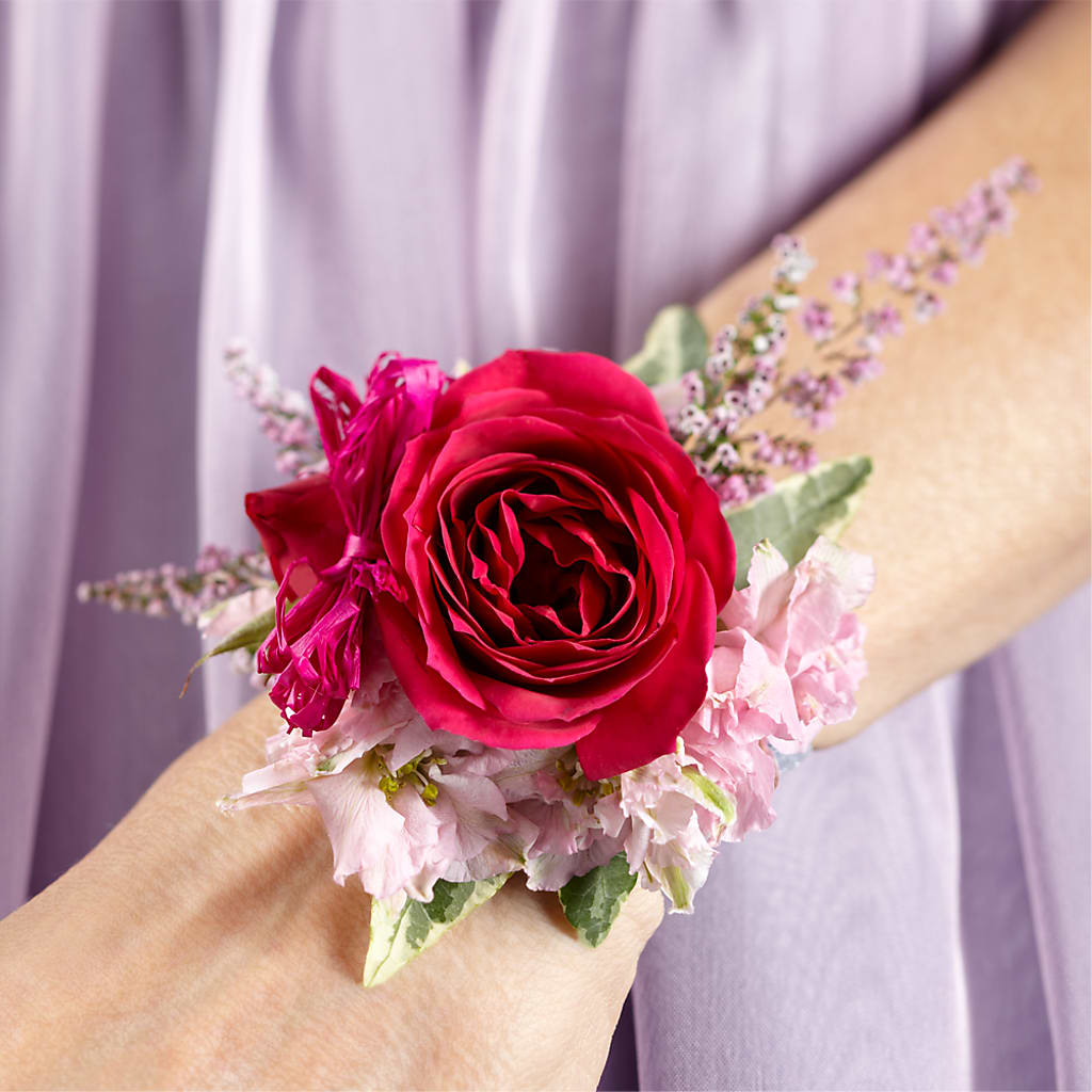 Rose Charm Corsage – TREASURE HUT FLOWERS GIFTS & GHSES, Delavan WI
