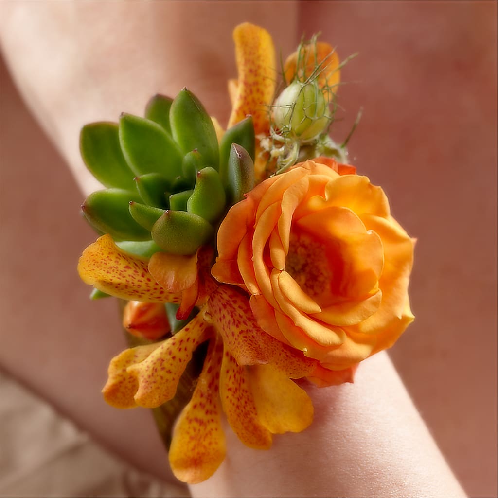 Irresistible Love Wrist Corsage – TREASURE HUT FLOWERS GIFTS & GHSES, Delavan WI