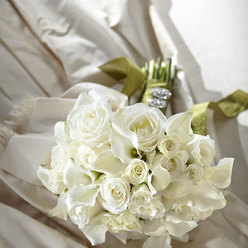 Serene Highness Bouquet – TREASURE HUT FLOWERS GIFTS & GHSES, Delavan WI