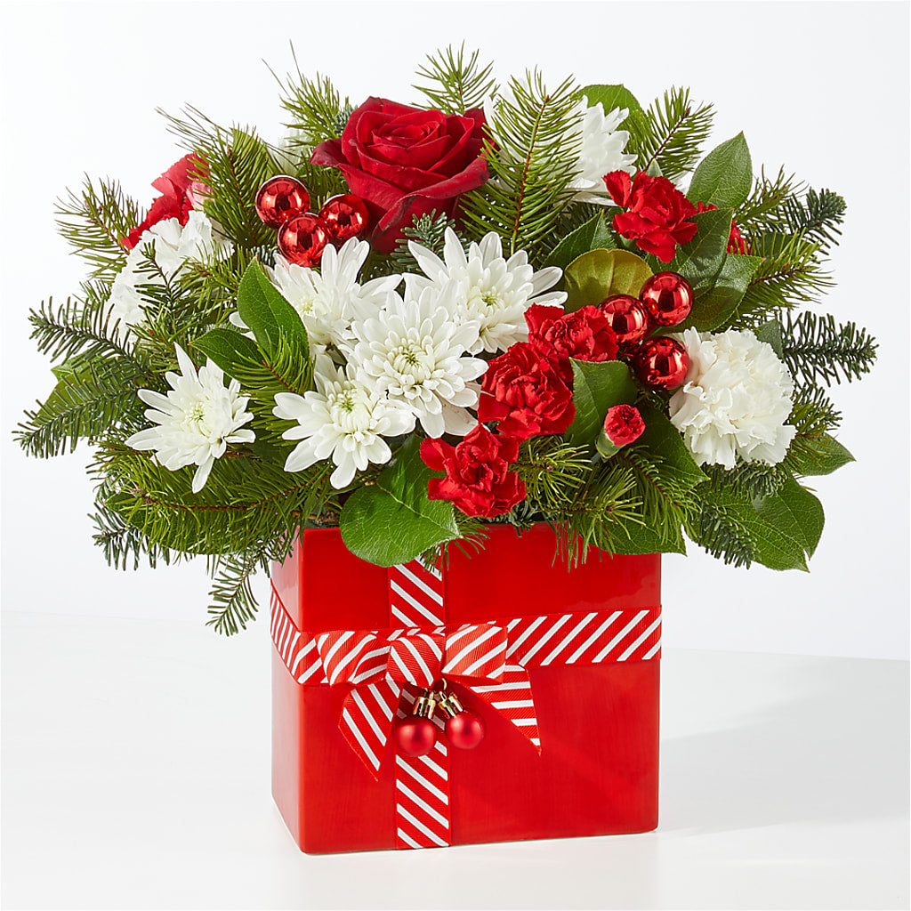 Presents Under the Tree Bouquet – TREASURE HUT FLOWERS GIFTS & GHSES, Delavan WI
