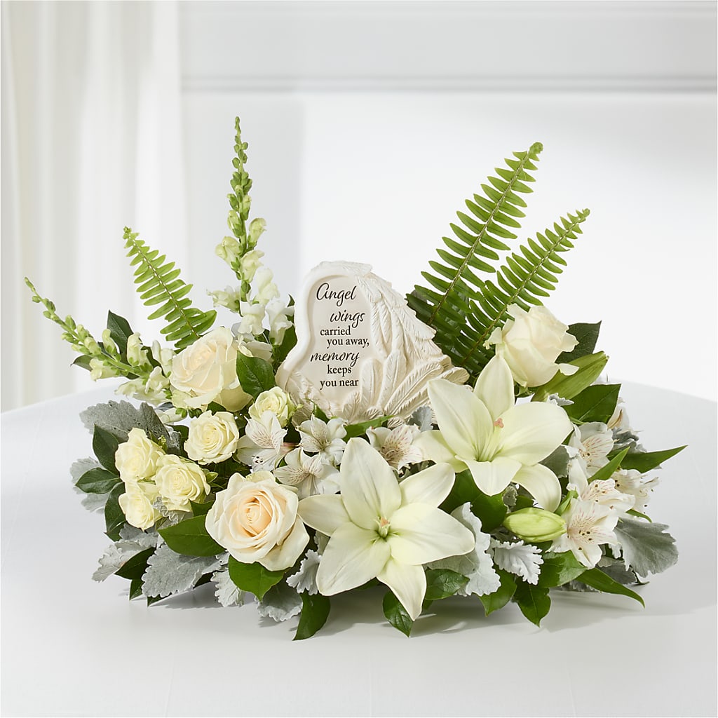 Holding You Close Arrangement – TREASURE HUT FLOWERS GIFTS & GHSES, Delavan WI