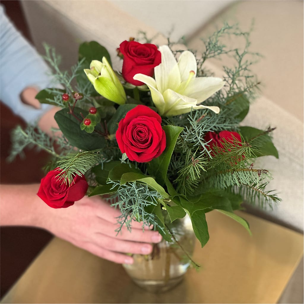 Glittering Lights Bouquet – TREASURE HUT FLOWERS GIFTS & GHSES, Delavan WI