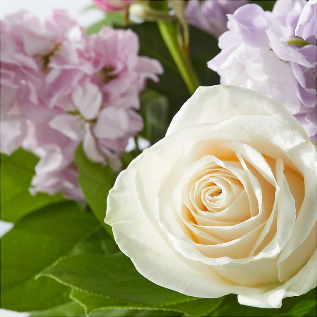 Springtime Spritz Bouquet – TREASURE HUT FLOWERS GIFTS & GHSES, Delavan WI