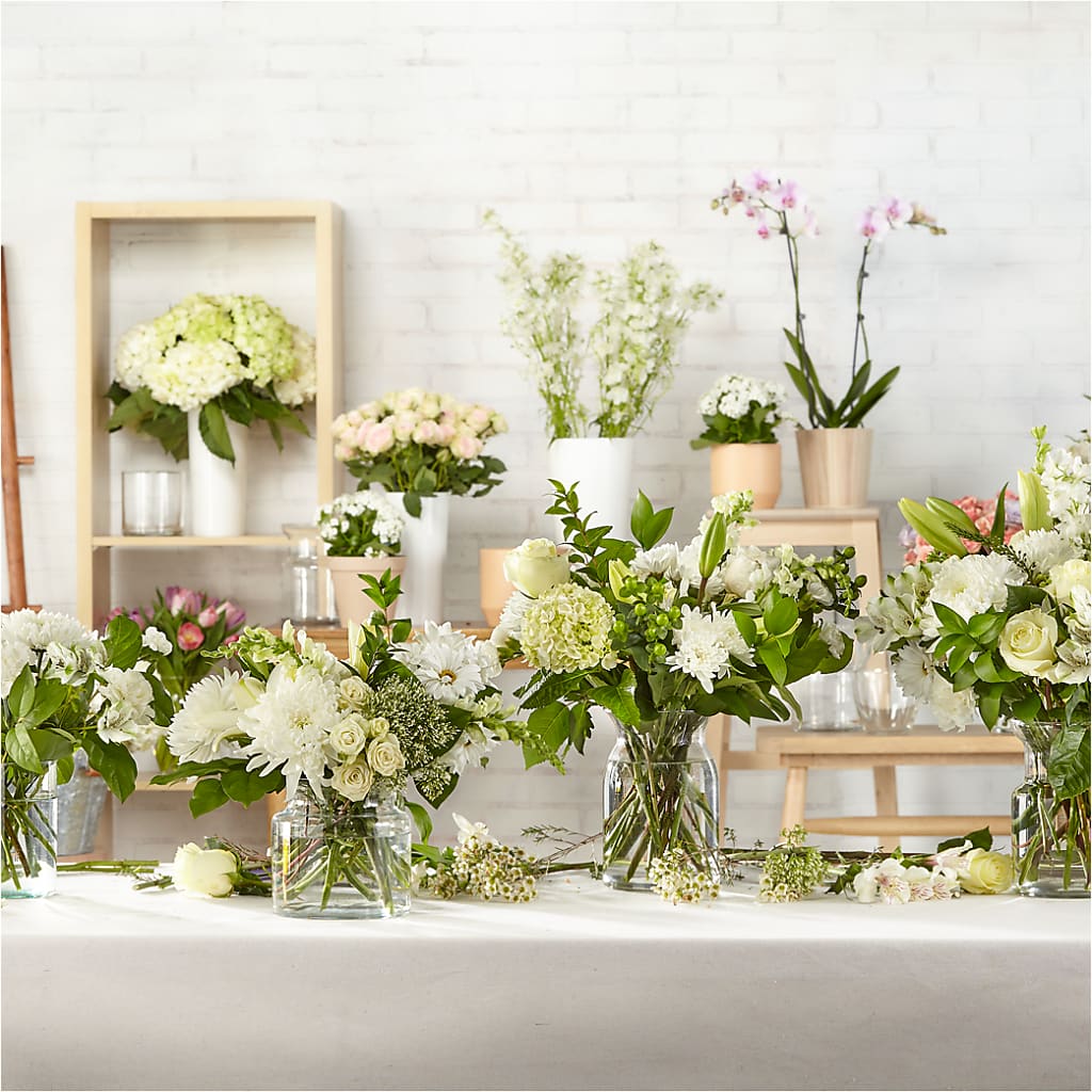 Classic Ivory – A Florist Original – TREASURE HUT FLOWERS GIFTS & GHSES, Delavan WI