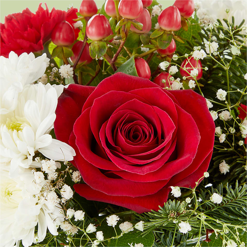 Chance of Flurries Bouquet – TREASURE HUT FLOWERS GIFTS & GHSES, Delavan WI