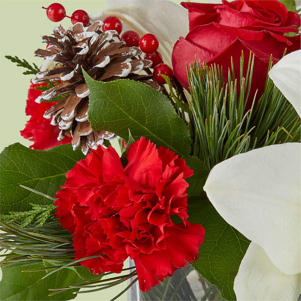 Glistening Icicles Bouquet – TREASURE HUT FLOWERS GIFTS & GHSES, Delavan WI